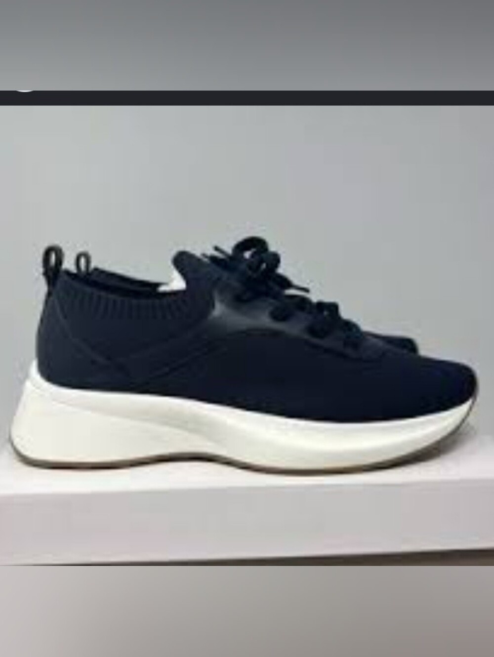 Size 10 Giani Bernini Navy Knit Lace Up Sneakers New